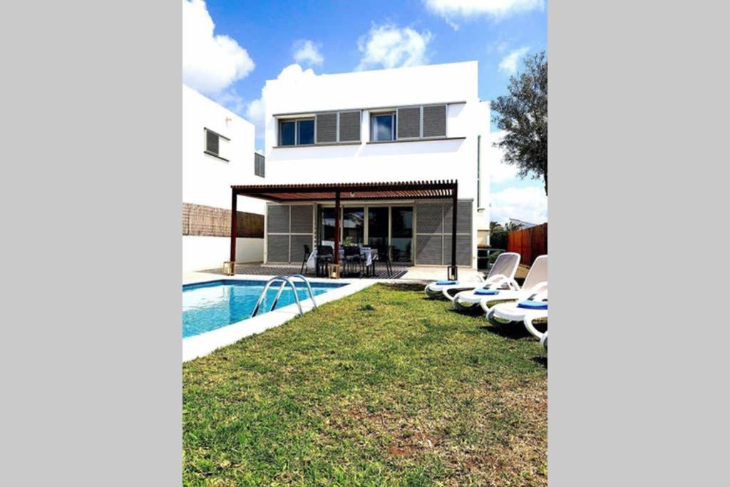 Villa D'Aina * Propiedad Privada Con Piscina Кала'н Бош Екстериор снимка